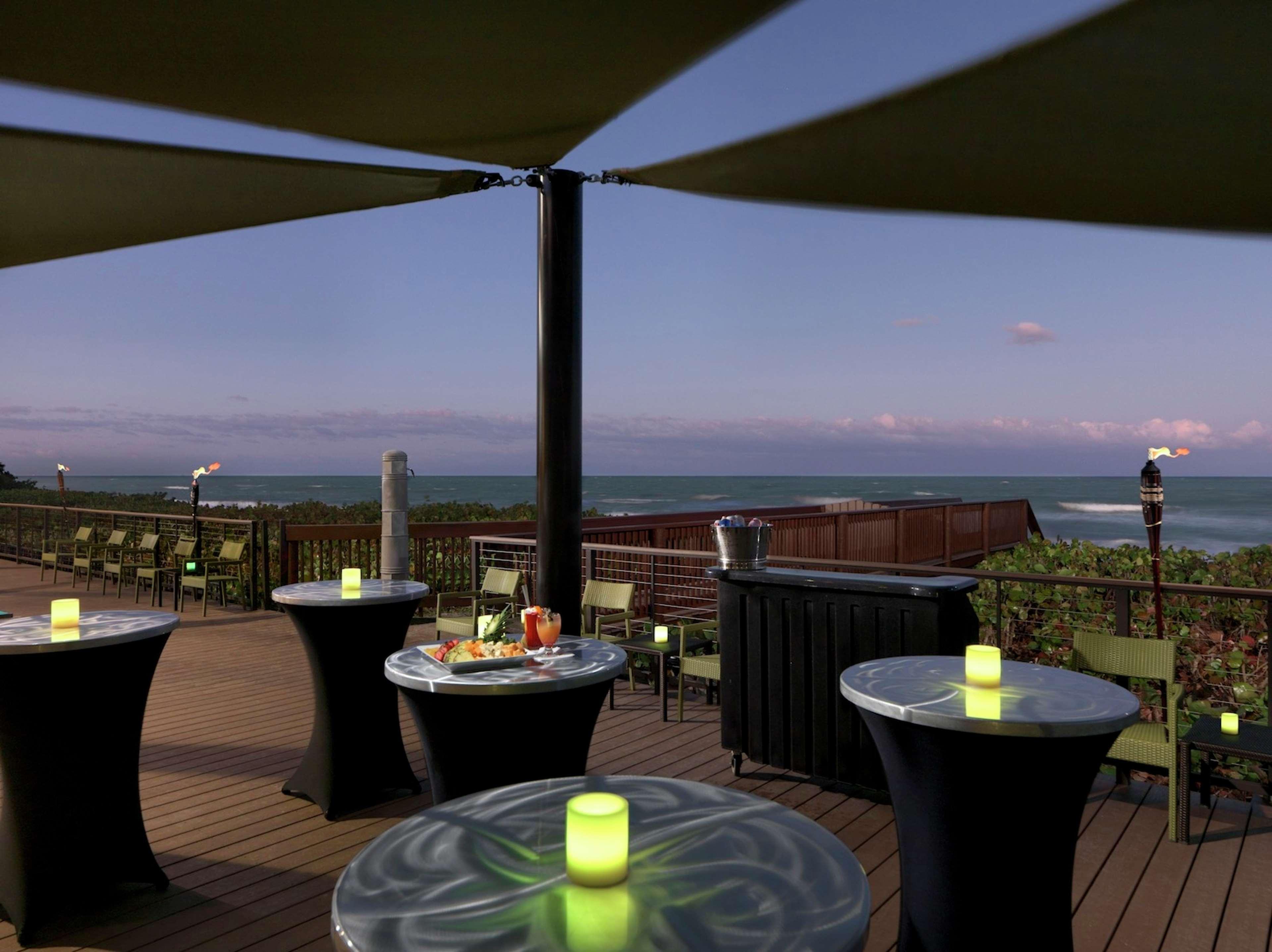 Doubletree Suites By Hilton Melbourne Beach Oceanfront מראה חיצוני תמונה